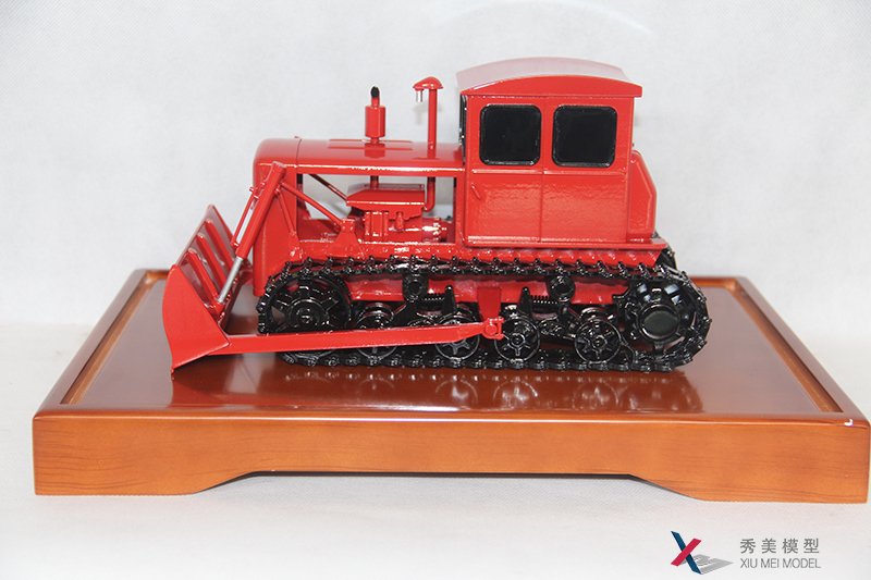 東方紅60推土機模型--博物館展覽模型--秀美模型
