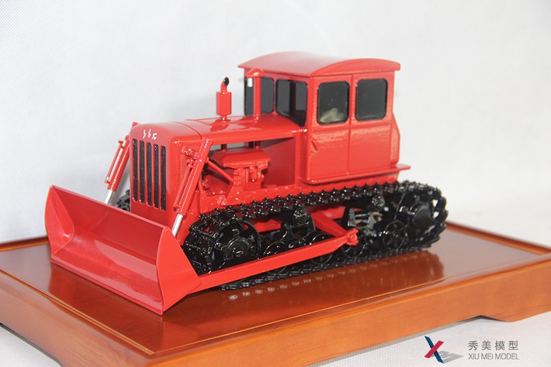東方紅60推土機模型--博物館展覽模型--秀美模型